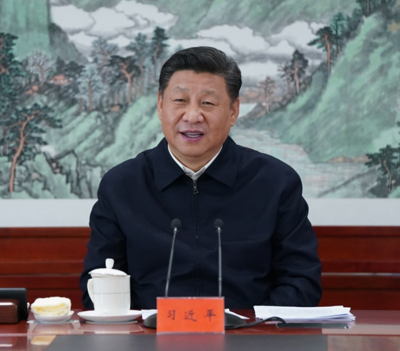 2016年2月19日，習(xí)近平總書記在中央電視臺(tái)總控中心同工作人員親切握手。