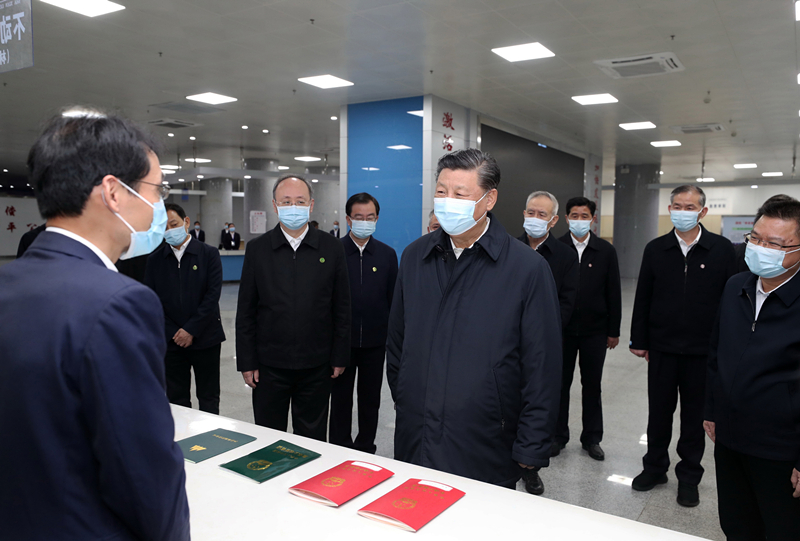 2021年3月23日，習近平在福建三明沙縣農(nóng)村產(chǎn)權交易中心考察。