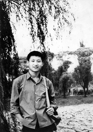這是1972年，插隊回京探親時的習近平。