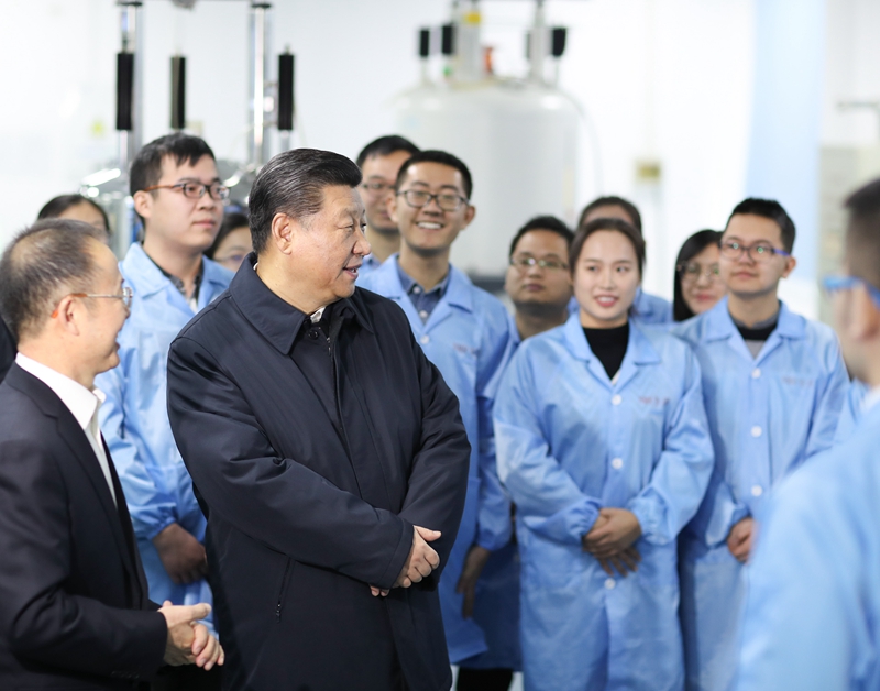 2019年1月17日，習(xí)近平在天津南開(kāi)大學(xué)元素有機(jī)化學(xué)國(guó)家重點(diǎn)實(shí)驗(yàn)室同師生親切交流。